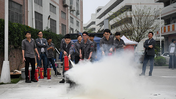 国产麻豆放荡AV剧情演绎