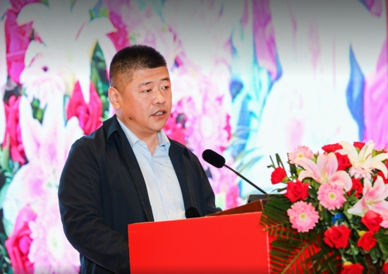 希望各界继续通力合作、鼎力相助,不断提高铸锻工艺水平 希望各界继续通力合作、鼎力相助,不断提高铸锻工艺水平